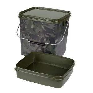 Trakker 13 Ltr Camo Square Container inc tray